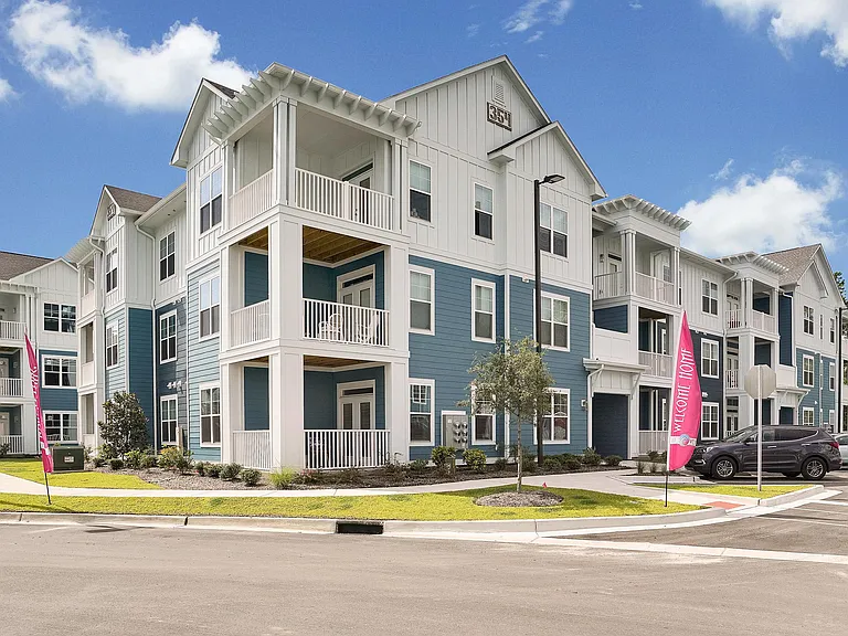 YOUR NEW AROBORETUM WEST APARTMENT IN WILMINGTON, NC AWAITS!