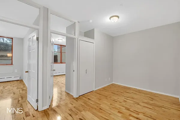 Rented by MNS Marketing | media 32