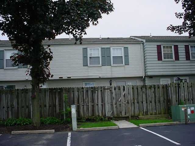 2nd image of 6088 N Summit St