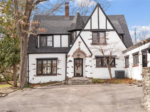 1 Northcote Rd, Saint Louis, MO 63144