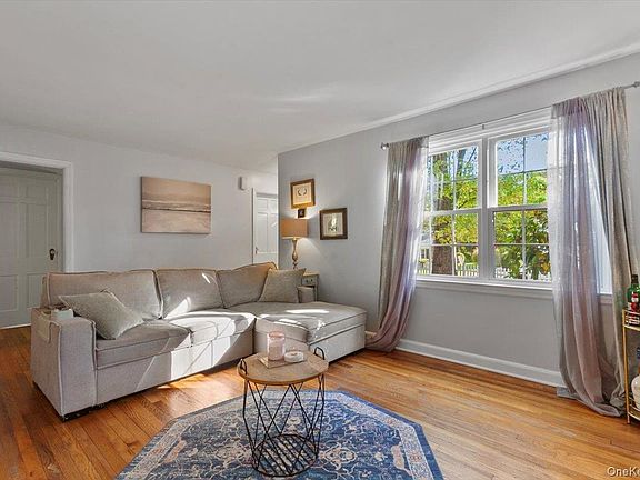 5th image of 150 Parkview Place