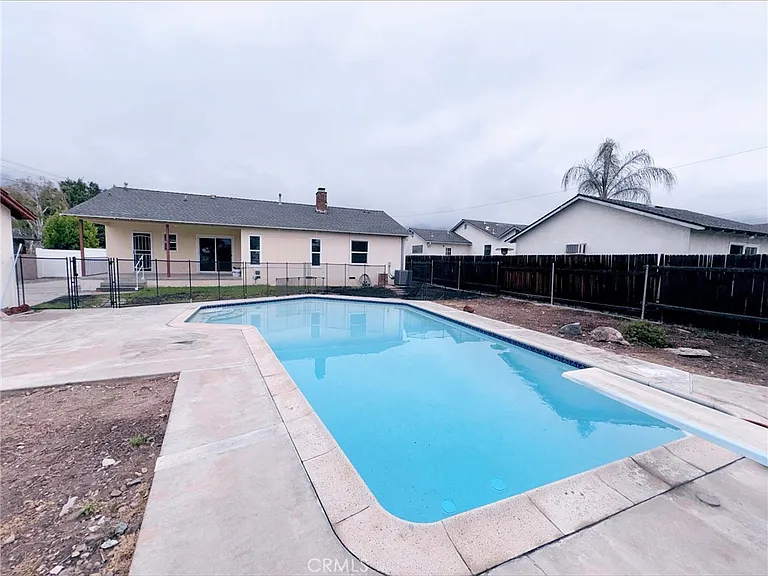 836 E Whitcomb Ave — Photo 25