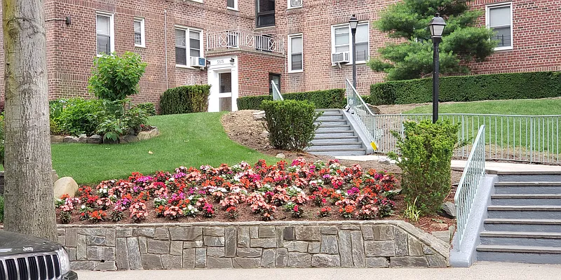 Sold by Coldwell Banker Signature Properties | media 16