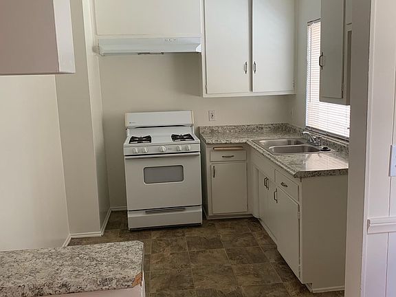 5th image of 6851 Whitsett Ave APT 2