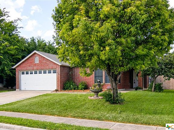 3rd image of 738 Pinehurst Dr