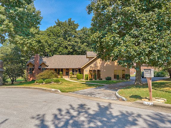 5th image of 5103 Colonial Circle