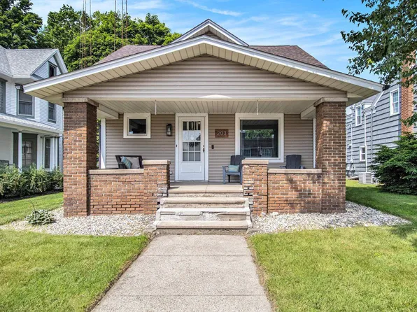 203 S Main St, Middlebury, IN 46540