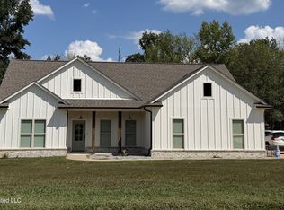 232 Cross Creek Cv, Byhalia, MS 38611