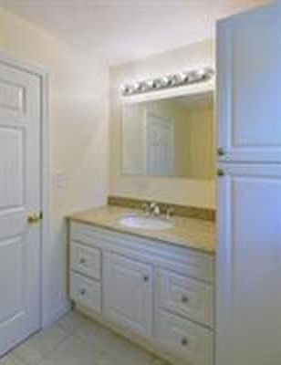 4th image of 27 Glen Ct