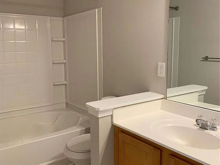 1743 Heights Cir — Photo 17
