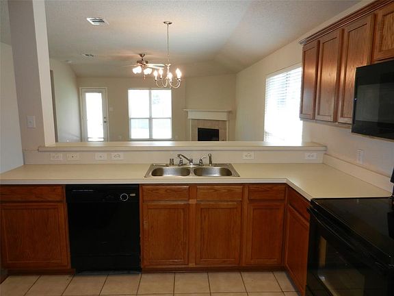 4th image of 9813 Carter Dr