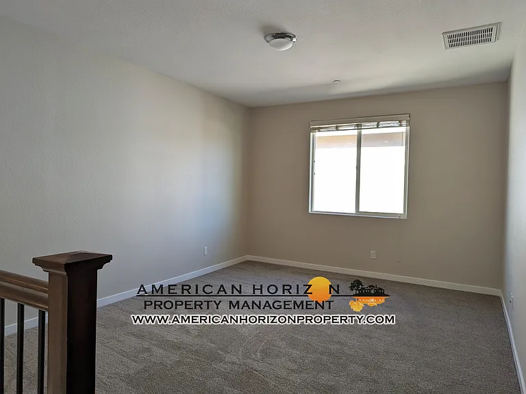 4849 Holden Dr — Photo 9
