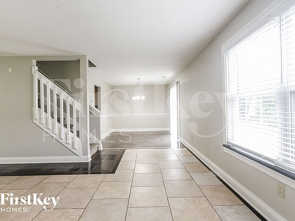 5th image of 4252 Village Trace Dr