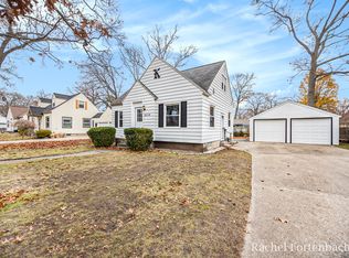 3532 McCracken St, Norton Shores, MI