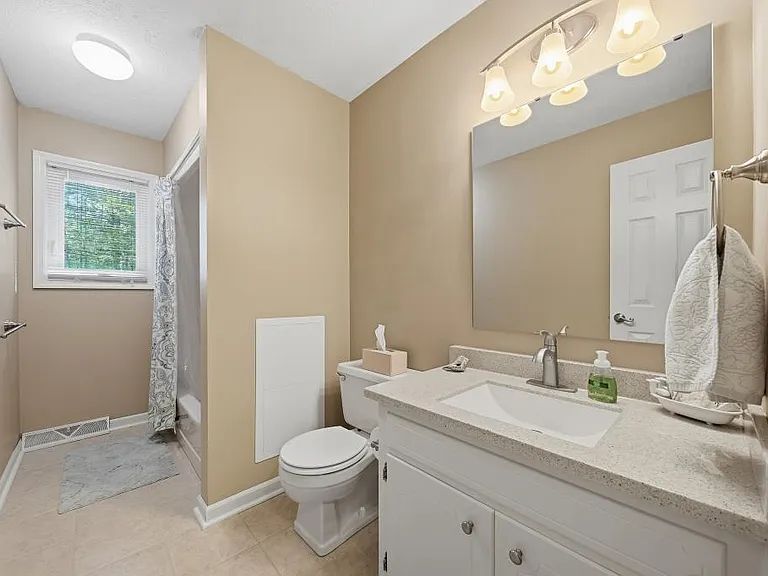 729 Alpine Dr — Photo 7