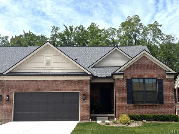 55746 Oak Pointe Dr, Shelby Township, MI 48315