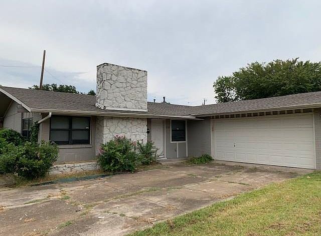 1st image of 12132 Cromwell Dr