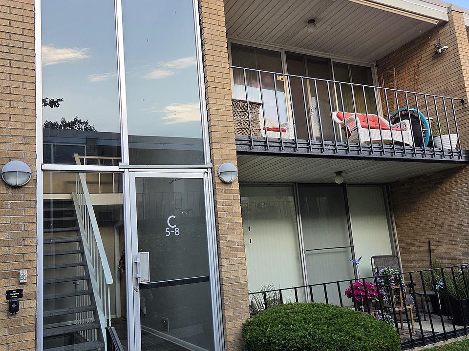 1st image of 28111 Jefferson Ave #C