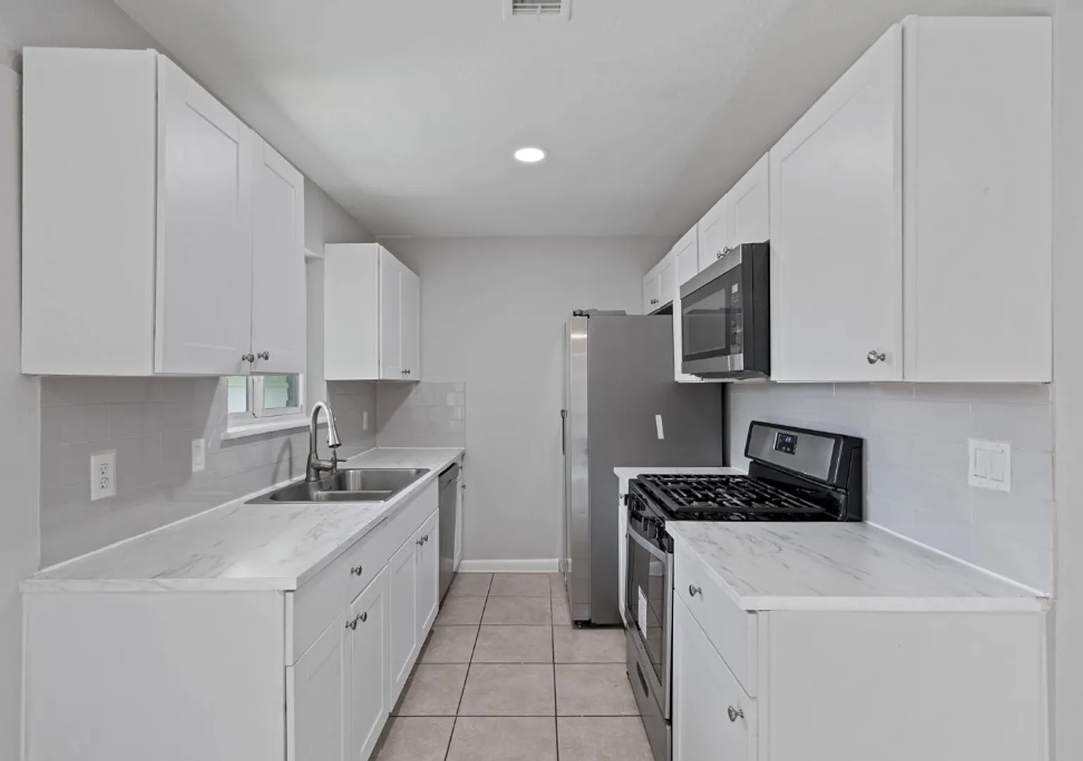 1407 Avebury Cir #A, Austin, Texas 78753 — Photo 1