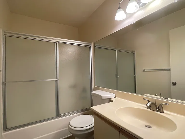 1522 S Baldwin Ave #12 — Photo 4
