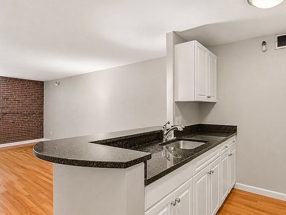 5th image of 42 8th St APT 5314