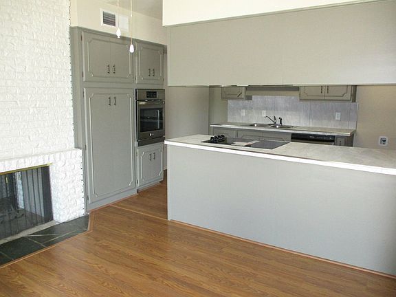 2nd image of 6221 Topke Pl NE