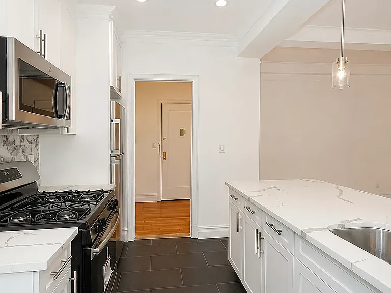 27 W 96th St #10B — Photo 3