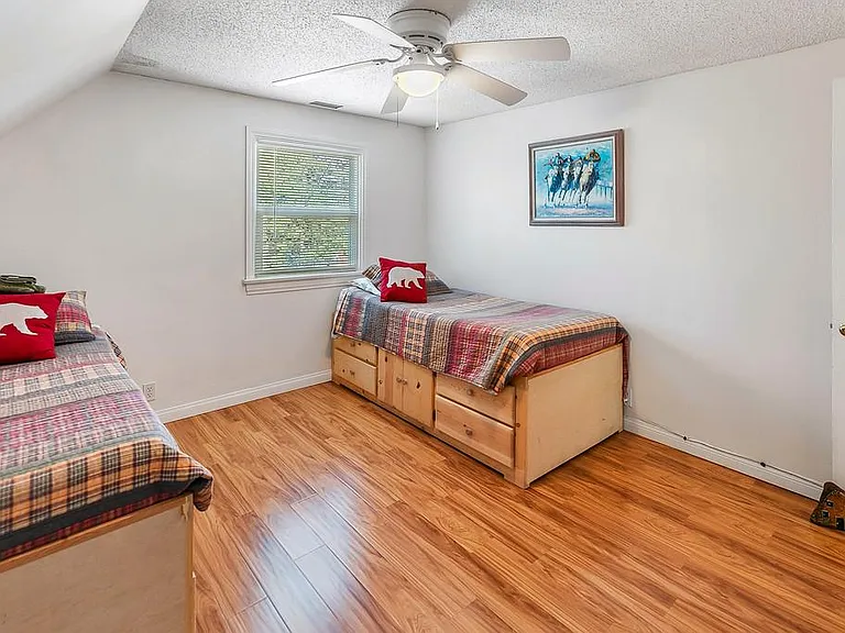 2726 View Dr #MAIN HOUSE — Photo 13