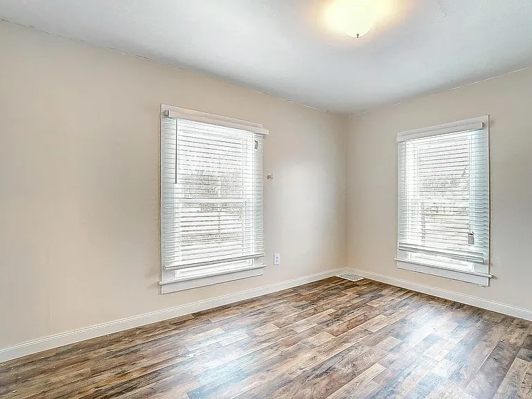 1407 Mound St — Photo 16