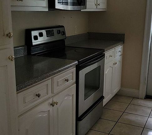 3rd image of 205 San Vincente St