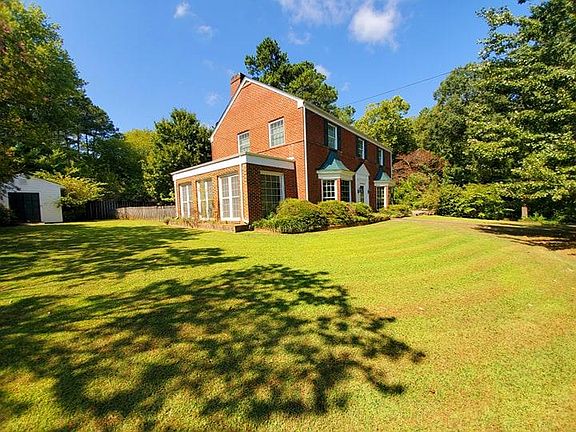 3rd image of 2 Norwood Dr