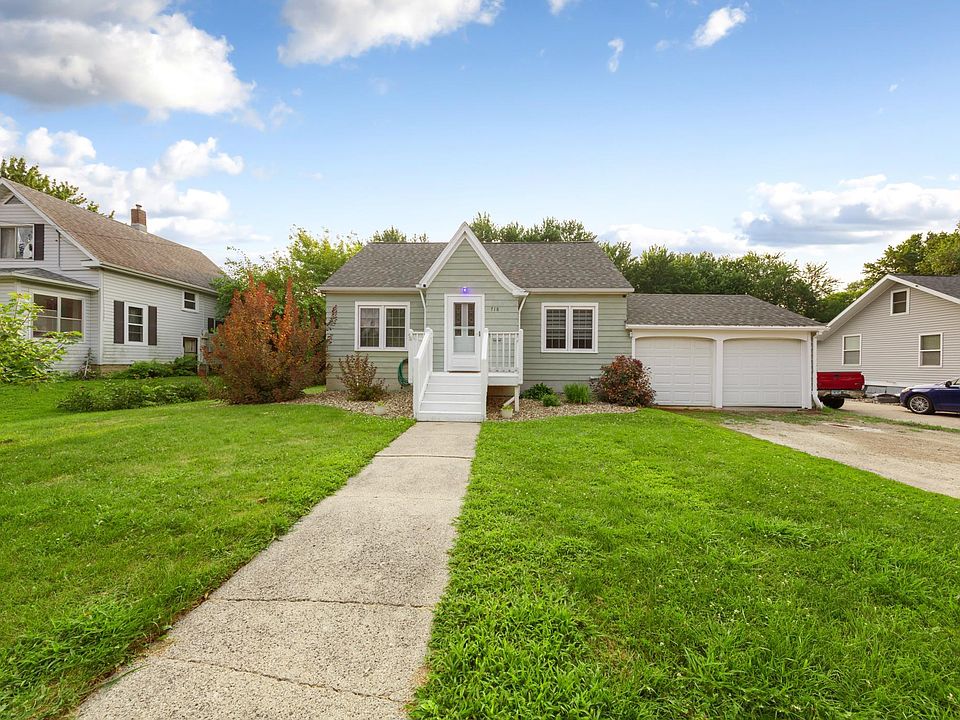 1st image of 718 5th St SE