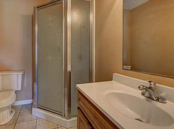 4th image of 203 Bradley Ct