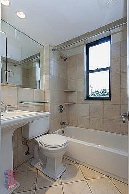 4th image of 171 E 102nd St APT 2w