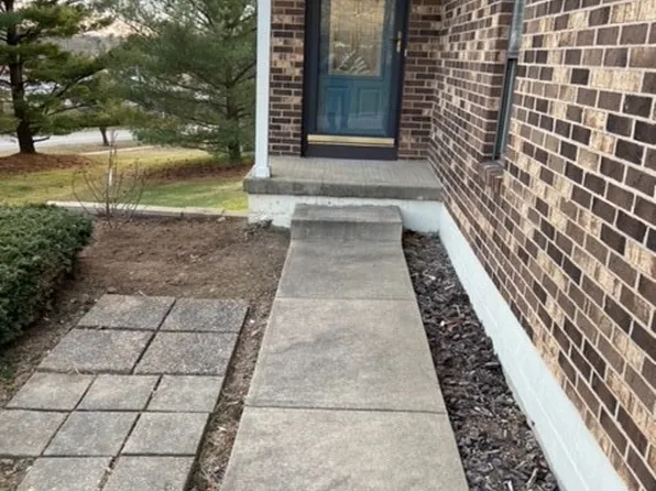 1124 S Slope Bay, Zanesville, OH 43701