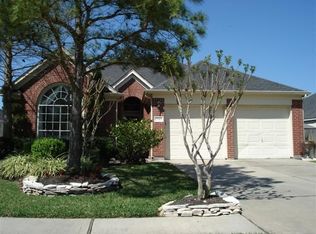 3743 Crescent Dr, Pearland, TX 77584