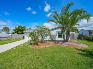 469 Florida Cir N, Apollo Beach, FL 33572