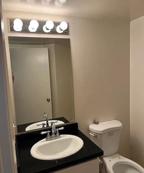 Nordhoff Townhomes — Photo 10