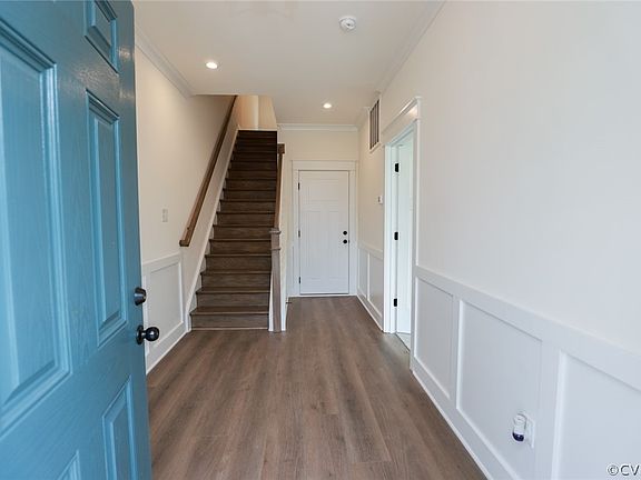 5th image of 17049 Thornapple Ct