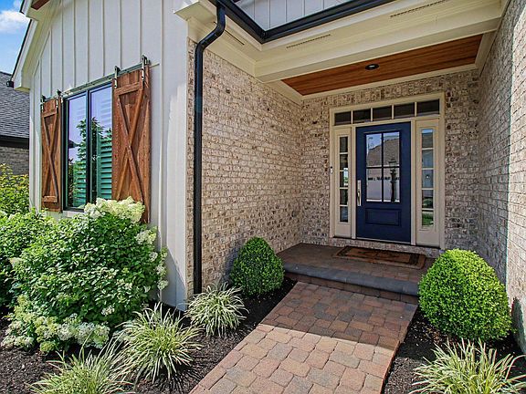 5th image of 10803 Saint Leger Cir