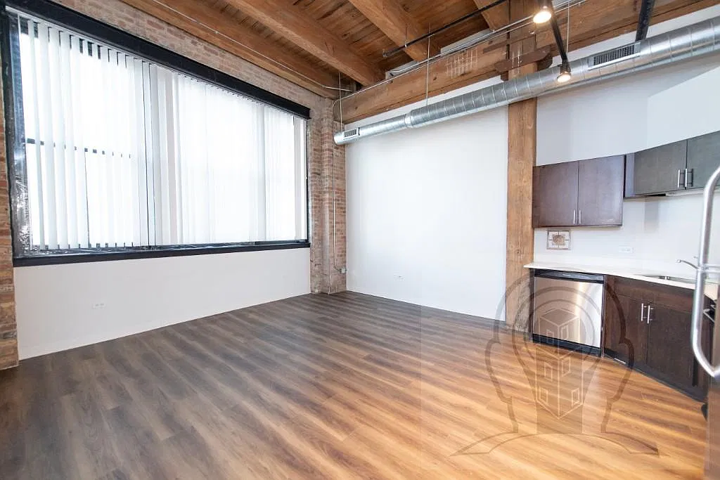 2 bed, 1.0 bath, 1100 sqft, $2,600 — Photo 3