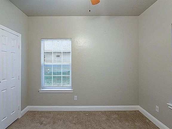 3rd image of 3025 Spencer St #1