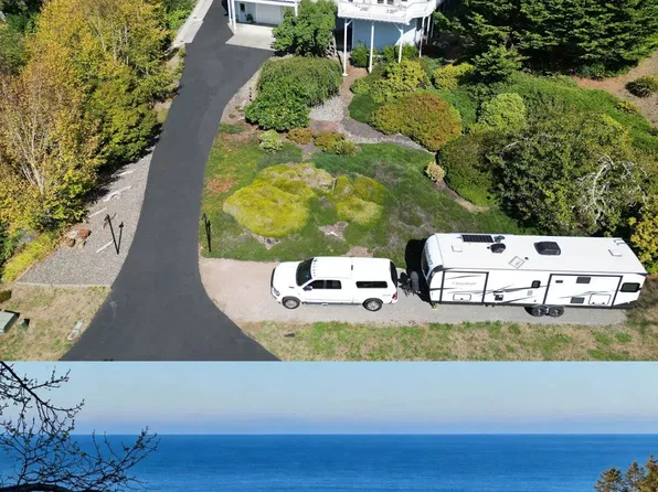 15709 Pelican Bay Dr, Brookings, OR 97415