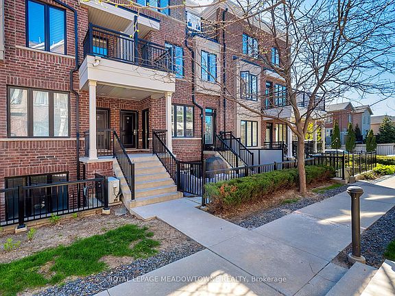4th image of 10 Carnation Ave #19
