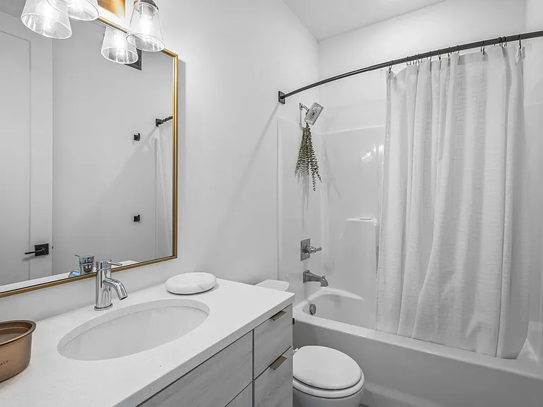 Olive Apartments — Photo 39