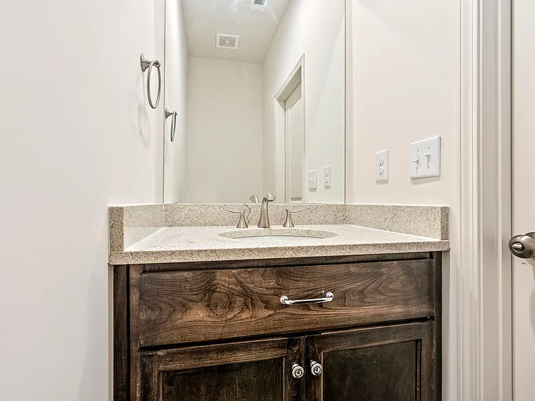 762 N Donahue Dr #3 — Photo 15
