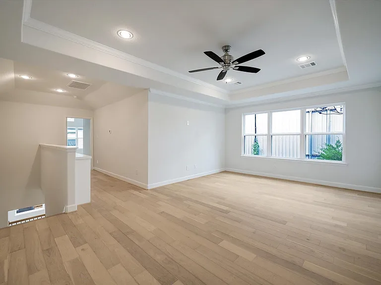 945 Wakefield Dr — Photo 13