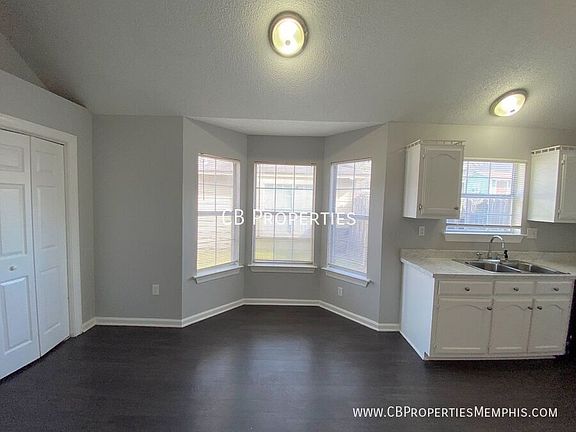 4th image of 2794 Laura Cir E