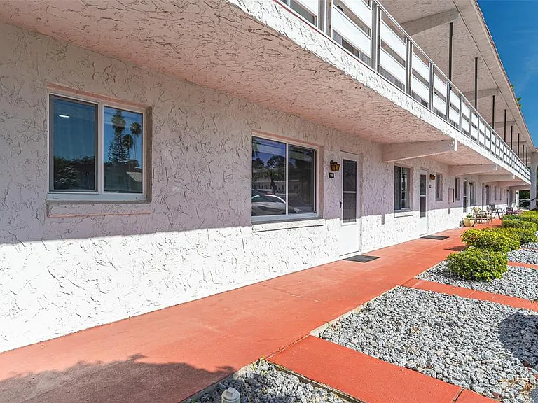 1100 Martinique Dr #106 — Photo 27