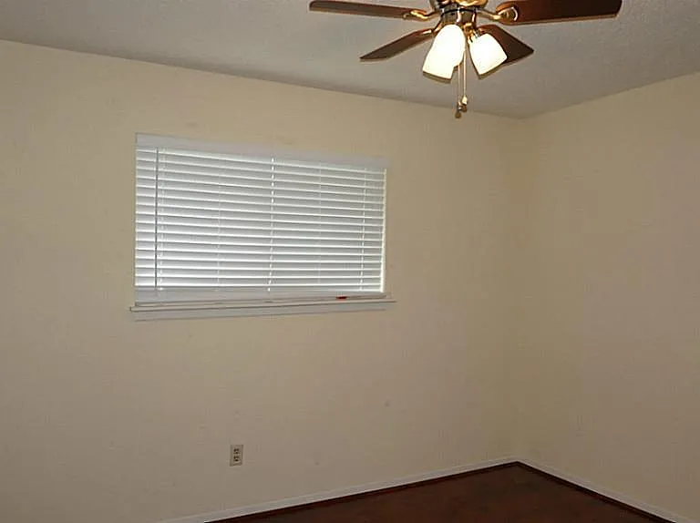 9219 Carousel Ln — Photo 22